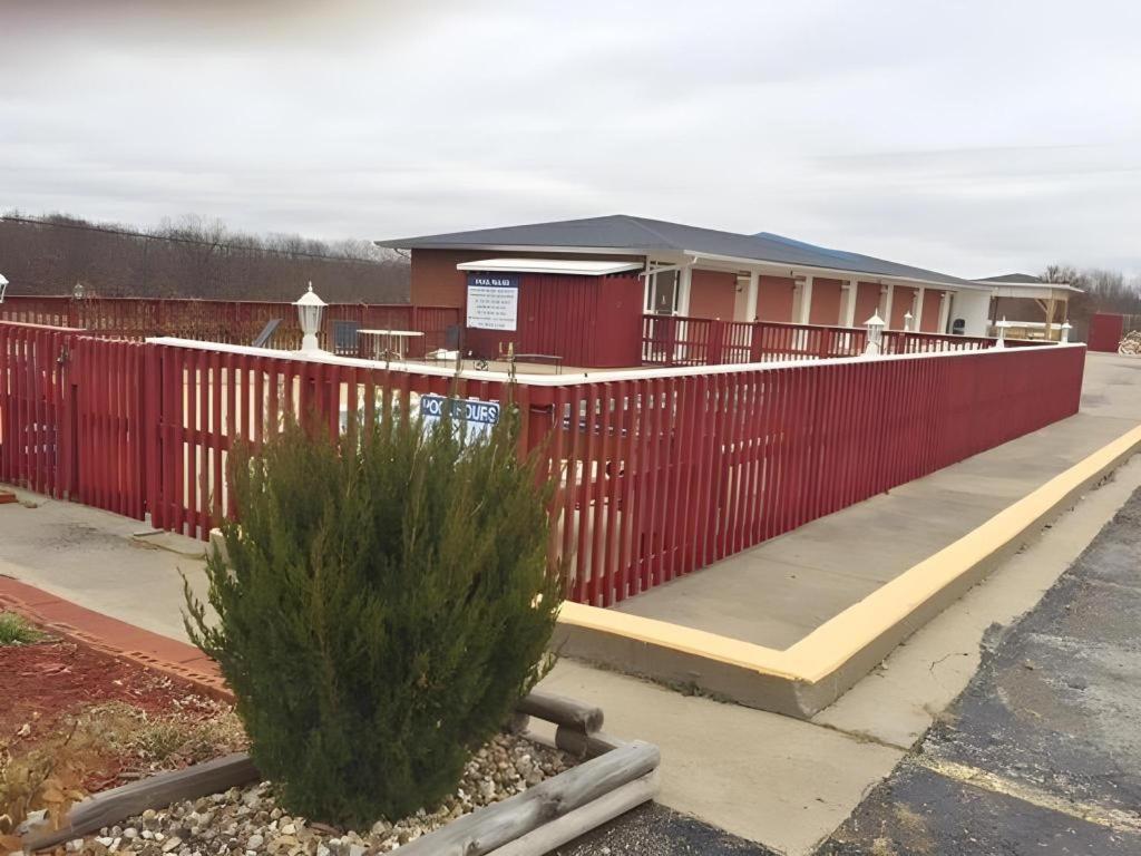 Americas Best Value Inn & Suites Macon At Sunset Dr Exterior photo