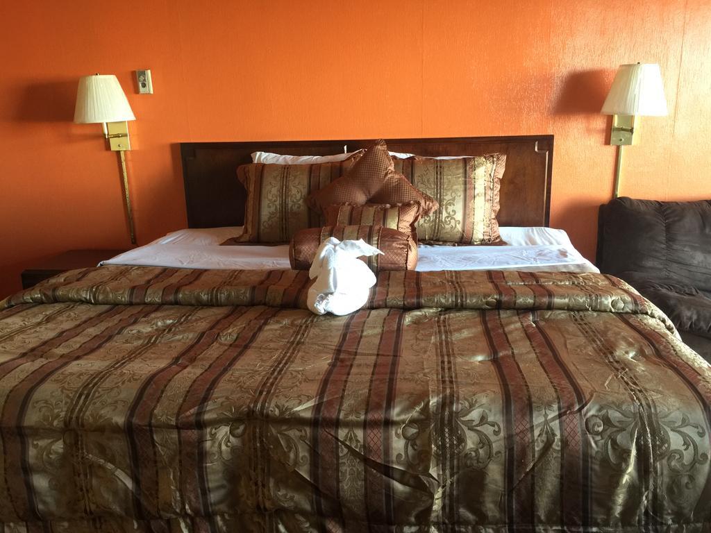 Americas Best Value Inn & Suites Macon At Sunset Dr Room photo